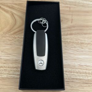 Mercedes Benz logo Keychain
